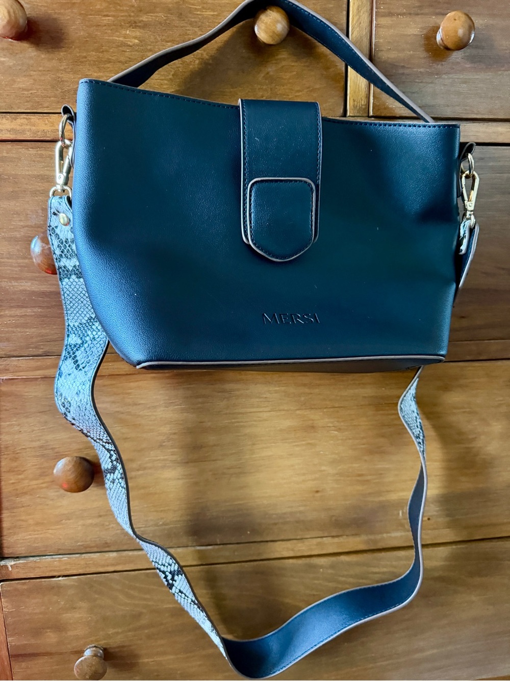 Mersi Black Shoulder Bag with Snake-Print Strap